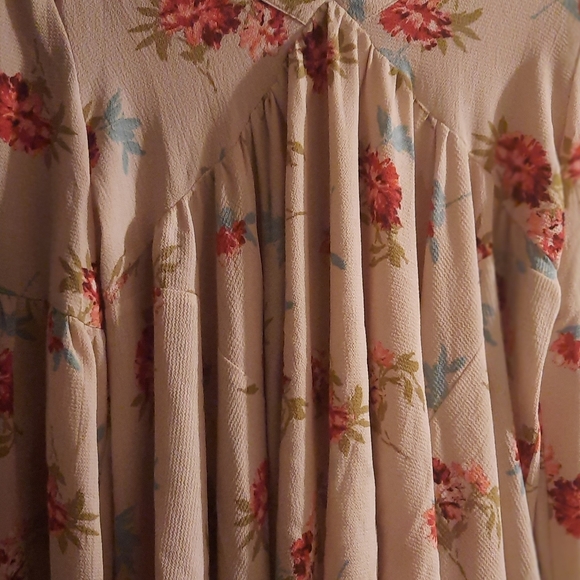 Woman's Flowy Floral Print Blouse - Boutique Brand:Mittoshop - Plus Size -NWT - Picture 8 of 11